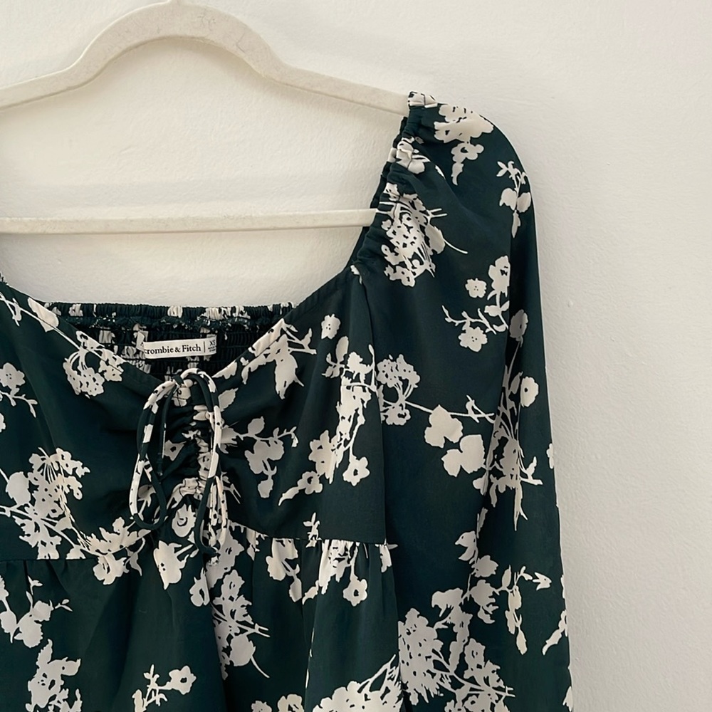 Abercrombie and fitch long sleeve blouse